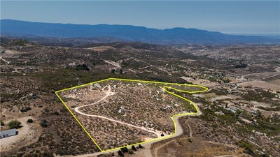 /international/us/8-centernnial-street-aguanga-ca-110101052687/