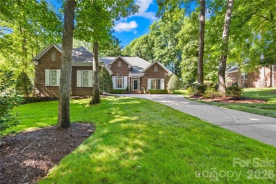/international/us/138-woodstream-circle-mooresville-nc-110108575815/