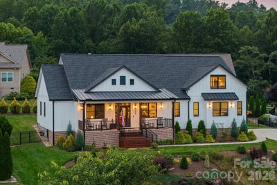 /international/us/559-blacksmith-run-drive-hendersonville-nc-110109631681/