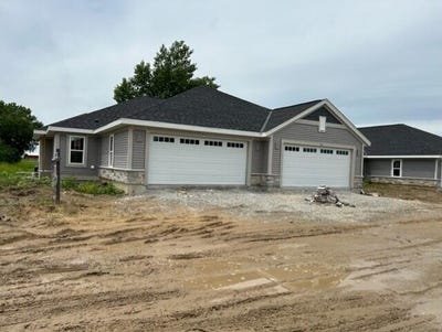 /international/us/544-hunter-oaks-blvd-watertown-wi-110100370725/