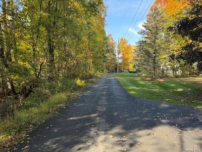 /international/us/three-point-place-lot-4-newburgh-ny-110120629321/
