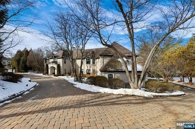 /international/us/66-hoover-drive-cresskill-nj-110105214668/