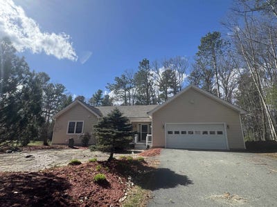 /international/us/265-pine-street-newport-city-vt-110107748507/