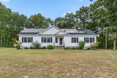 /international/us/22-wild-berry-lane-waterboro-me-110119911966/