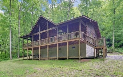 /international/us/192-nantahala-dam-road-nantahala-nc-110108449976/