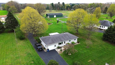 /international/us/1155-s-bainbridge-center-road-benton-harbor-mi-110107799275/