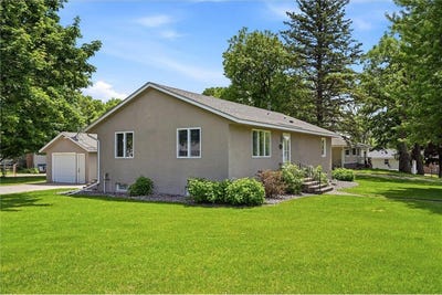 /international/us/842-xenia-avenue-nw-elk-river-mn-110108630067/