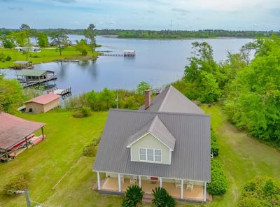 /international/us/7847-paradise-drive-donalsonville-ga-110091078146/