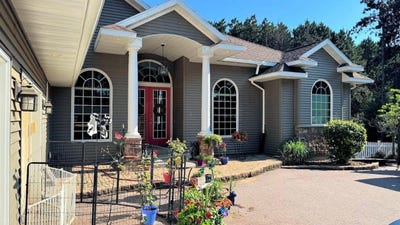 /international/us/858-s-grouse-court-wisconsin-dells-wi-110100619751/