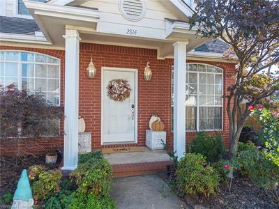 /international/us/2814-may-branch-fort-smith-ar-110103414527/