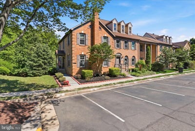 /international/us/5916-wescott-hills-way-alexandria-va-110108854642/