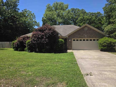 /international/us/599-n-holly-st-beebe-ar-110107003851/