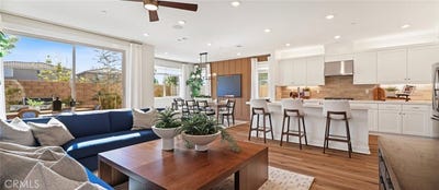 /international/us/439-snowdrop-lane-santa-paula-ca-110101221015/