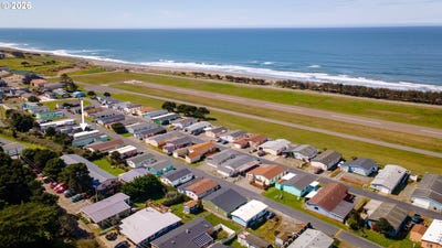/international/us/94120-strahan-st-goldbeach-or-110106380019/
