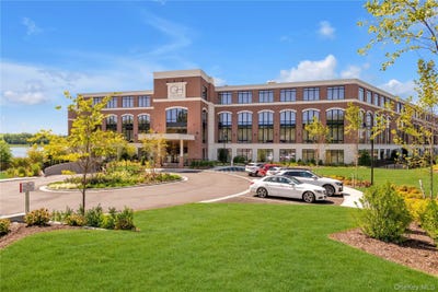 /international/us/10-shore-road-glenwood-landing-ny-110107212490/