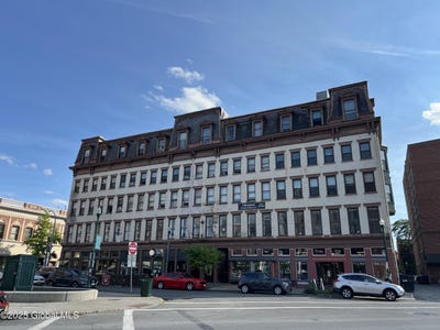 /international/us/5-broadway-troy-ny-110108144157/