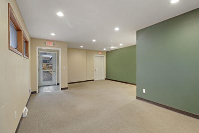 /international/us/196-w-chestnut-st-burlington-wi-110106309818/