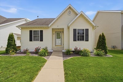 /international/us/915-teegan-street-normal-il-110108579417/