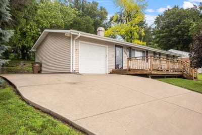 /international/us/4664-parkridge-avenue-pleasant-hill-ia-110100450459/