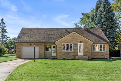 /international/us/7921-w-whitaker-ave-greenfield-wi-110120056202/