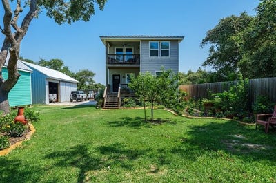 /international/us/610-e-main-street-lamar-rockport-tx-110104236226/