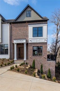 /international/us/1039-nw-a-street-bentonville-ar-110108446921/