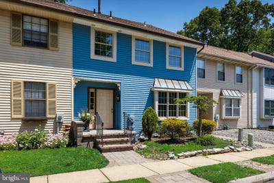 /international/us/13-wisina-court-medford-nj-110108304008/