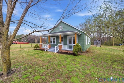 /international/us/239-brunswick-road-emporia-va-110108346214/