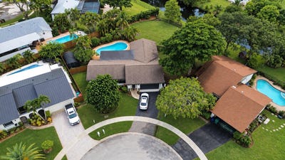 /international/us/8764-sw-51st-court-cooper-city-fl-110119922177/