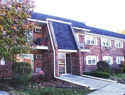 /international/us/2343-ogden-avenue-downers-grove-il-110106296344/