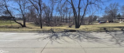/international/us/536-n-3rd-street-centerville-ia-110106623649/