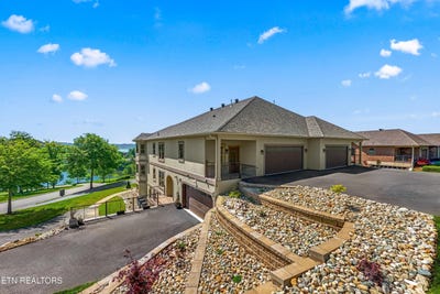 /international/us/2414-grand-view-court-kingston-tn-110097810335/