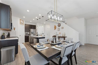 /international/us/456-horizon-pointe-seguin-tx-110120553458/