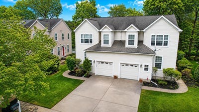 /international/us/12-summit-cir-mays-landing-nj-110107875393/