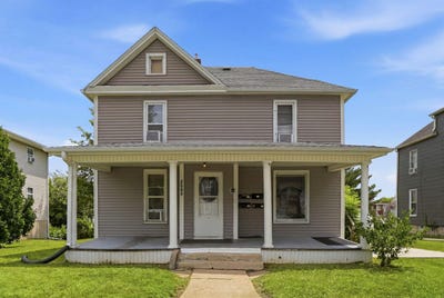 /international/us/2504-olive-street-cedar-falls-ia-110109213298/