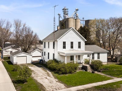 /international/us/103-w-wood-street-colfax-il-110107167483/