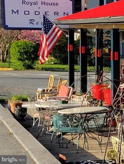 /international/us/1207-n-royal-avenue-front-royal-va-110107723155/