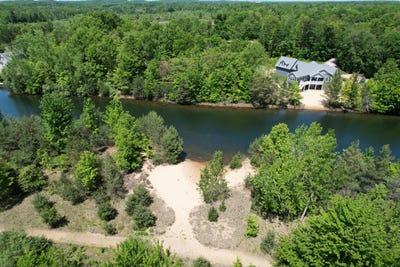 /international/us/77524-le-lac-drive-covert-mi-110108537558/