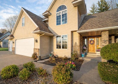 /international/us/328-nordveien-drive-boyceville-wi-110102917570/
