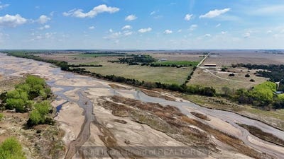 /international/us/702-w-19-rd-phillips-ne-110107795522/