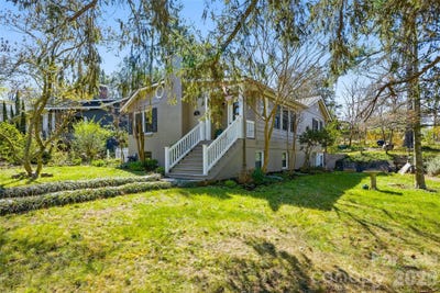 /international/us/261-forest-hill-drive-asheville-nc-110106985496/