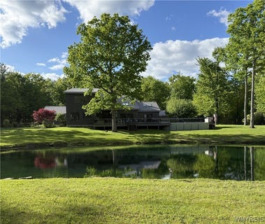 /international/us/471-troy-road-ithaca-ny-110108693636/