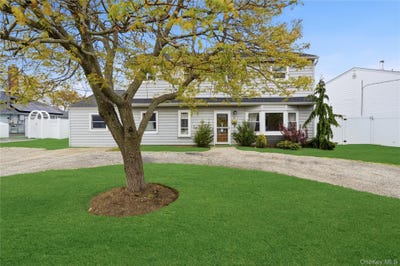 /international/us/27-polo-road-massapequa-ny-110120417909/