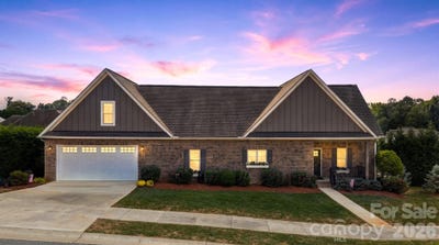 /international/us/1258-10th-street-place-nw-hickory-nc-110110277396/