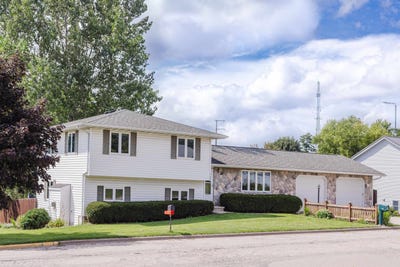 /international/us/1100-n-johns-street-dodgeville-wi-110109852562/