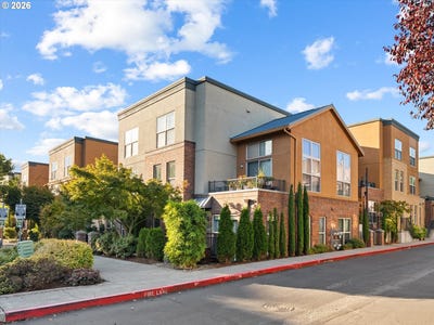 /international/us/6285-ne-carillion-dr-hillsboro-or-110120463739/