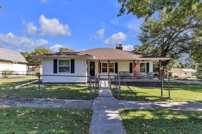 /international/us/207-s-5th-street-savannah-mo-110120466836/
