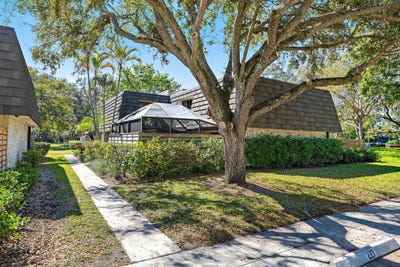 /international/us/227-2nd-terrace-palm-beach-gardens-fl-110106476963/