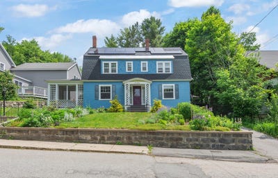 /international/us/216-prospect-street-berlin-nh-110100399950/