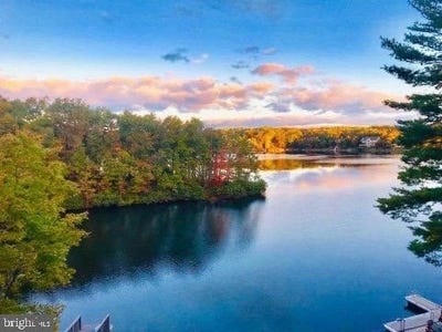 /international/us/1304-lakeview-drive-cross-junction-va-110099045734/?lang=zh-tw